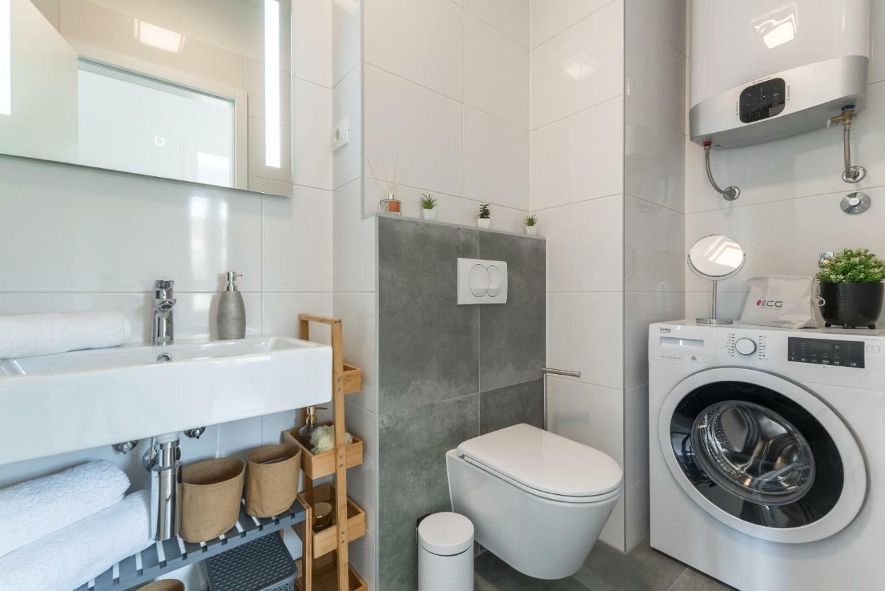 Apartment Stellamare สปลิท ภายนอก รูปภาพ